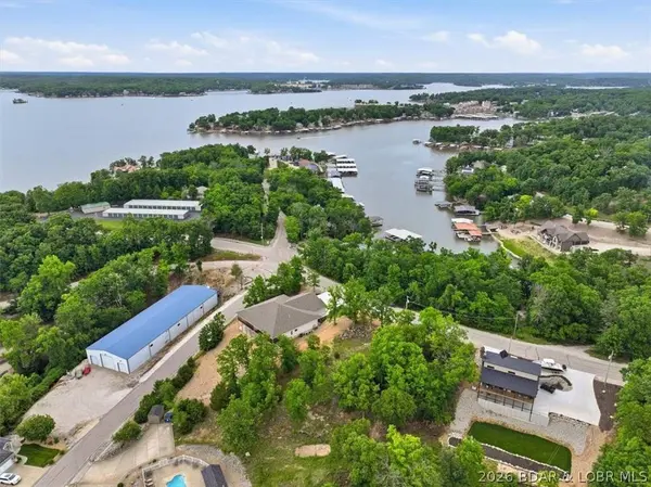 420 Outer DR, Lake Ozark, MO 65049
