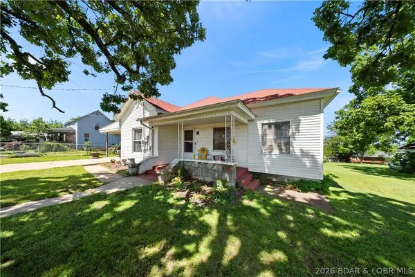 421 Lombar ST, Iberia, MO 65486