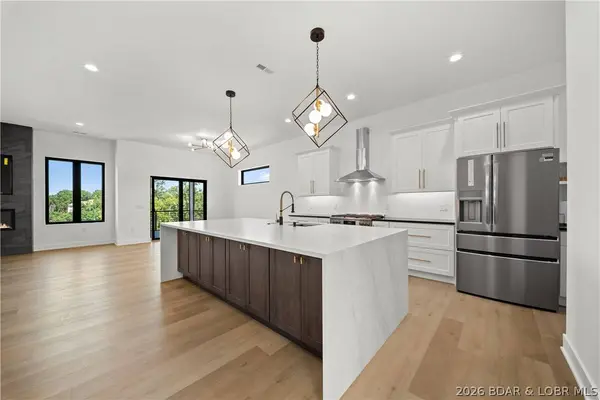 222 Redbud LN, Lake Ozark, MO 65049