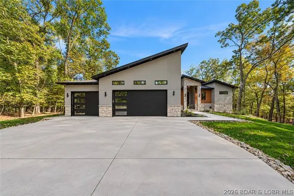105 Fairoaks LN