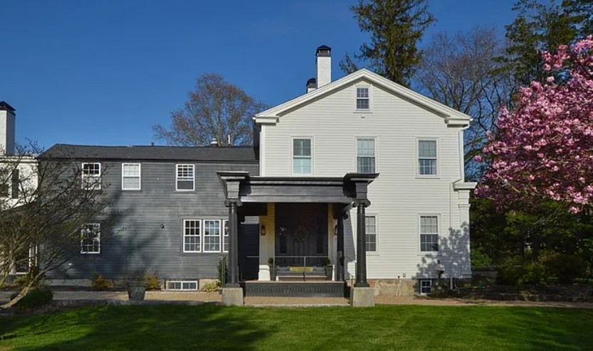 historic house in new bedford