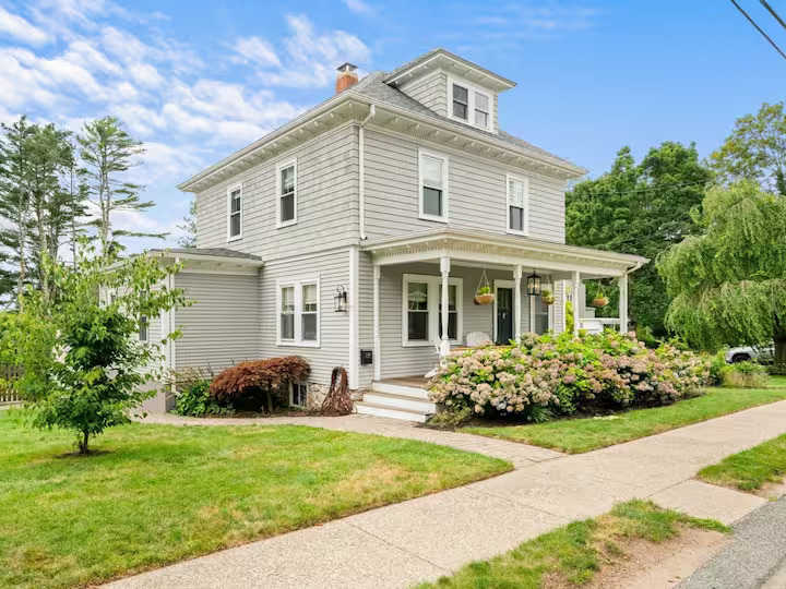 Summer Rental in Padanaram Village