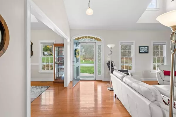 49 Tupelo Rd, Westport, MA 02790