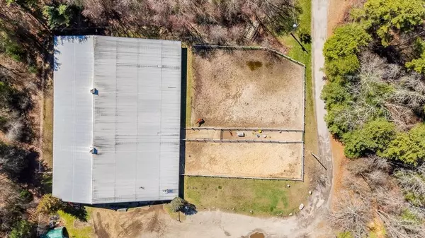 714 Snipatuit Rd, Rochester, MA 02770