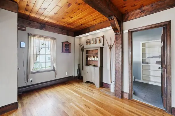 81 Allen St, New Bedford, MA 02740