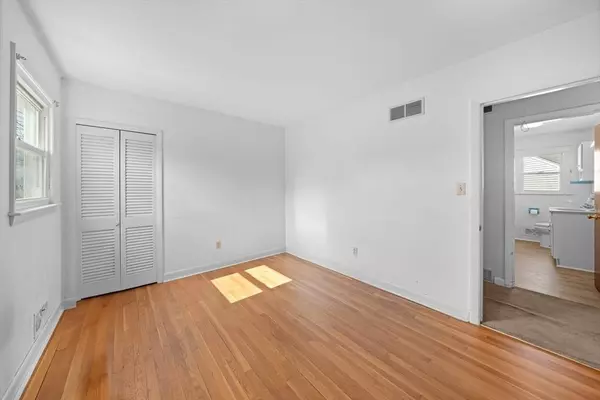 301 Main St, Acushnet, MA 02743