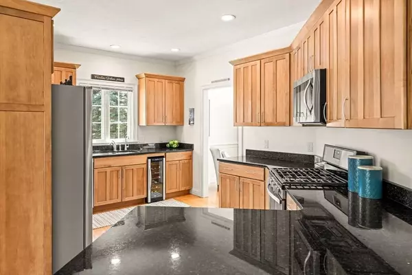 75 Country Way #75, Dartmouth, MA 02748