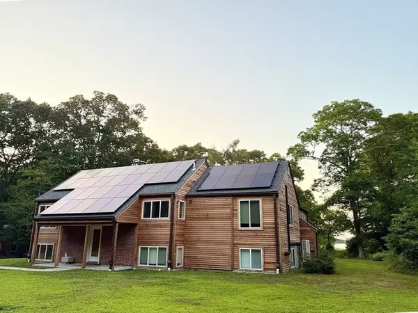 15 Rock Odundee Rd, Dartmouth, MA 02748