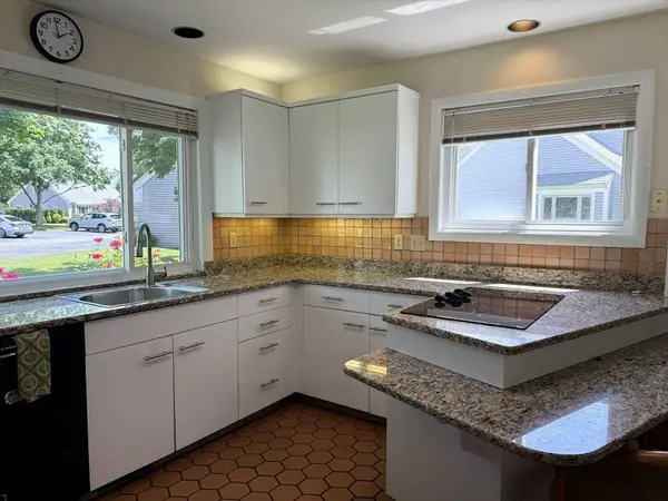 13 Northfield Ln #13, Dartmouth, MA 02747
