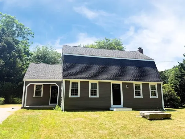 18 Olivers Ln, Mattapoisett, MA 02739