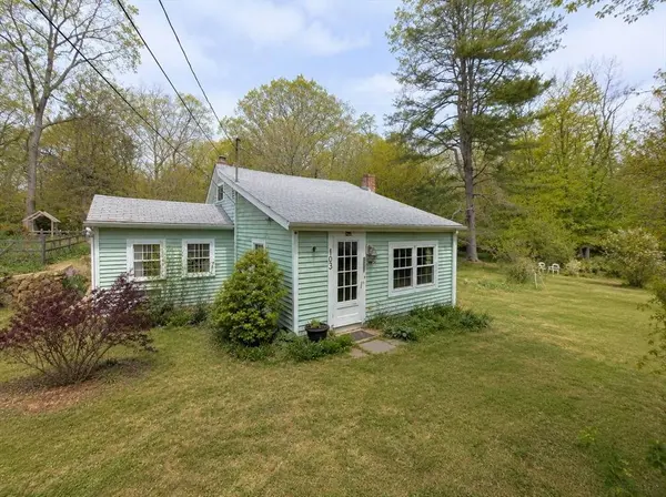 103 Rock Odundee Rd, Dartmouth, MA 02748
