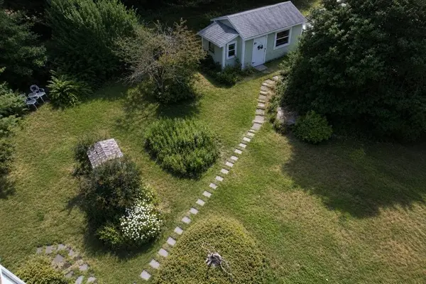 103 Rock Odundee Rd, Dartmouth, MA 02748