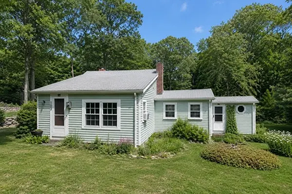 103 Rock Odundee Rd, Dartmouth, MA 02748