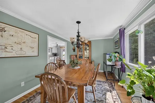 6 Topaz Ln, Dartmouth, MA 02747