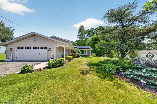 6 Topaz Ln, Dartmouth, MA 02747