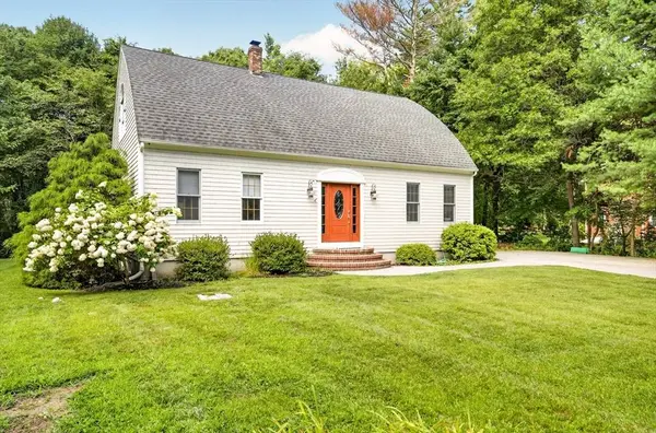 32 Slades Farm Ln