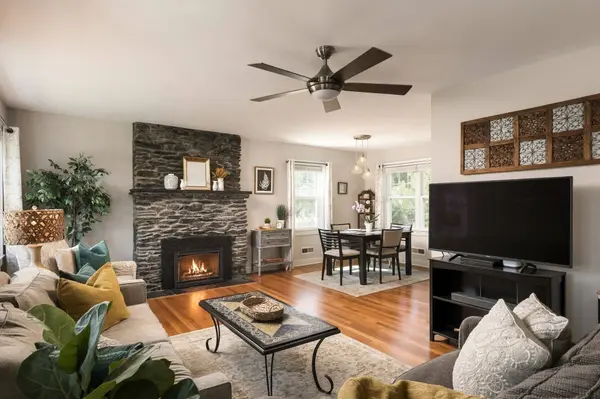14 Macomber Ave, Dartmouth, MA 02747