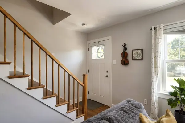 14 Macomber Ave, Dartmouth, MA 02747