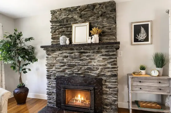 14 Macomber Ave, Dartmouth, MA 02747