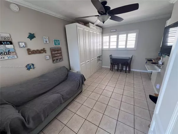 322 Harding St #B206, Hollywood, FL 33019