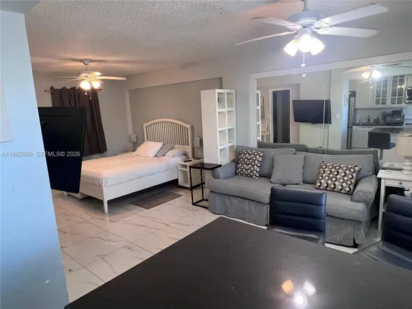321 Wilson St #A203, Hollywood, FL 33019