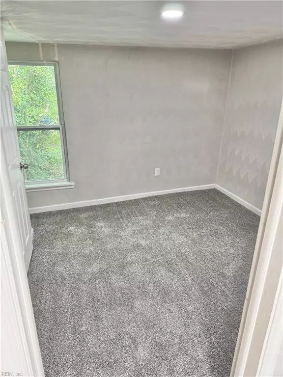 1233 Centre AVE, Portsmouth, VA 23704