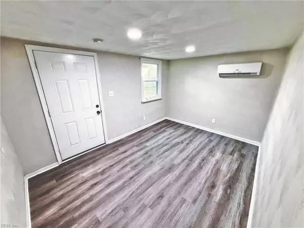 1233 Centre AVE, Portsmouth, VA 23704