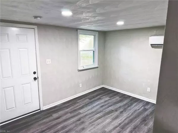 1233 Centre AVE, Portsmouth, VA 23704