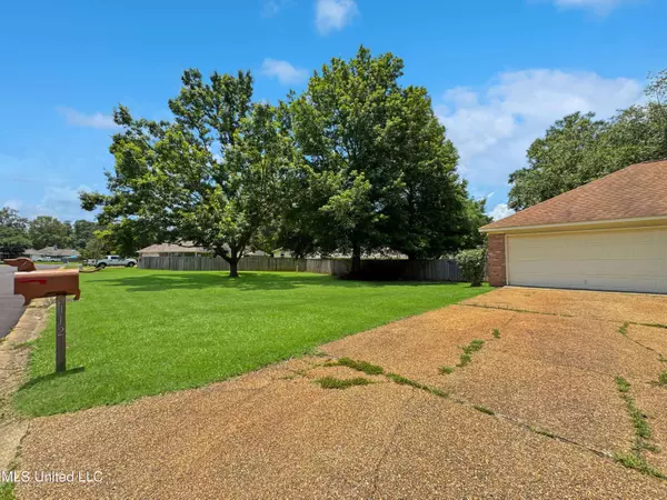 112 Eastwood Circle, Florence, MS 39073