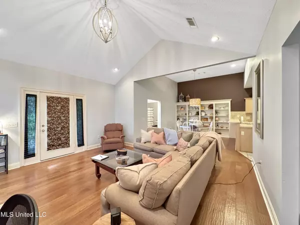 1740 Independence Boulevard, Flowood, MS 39232