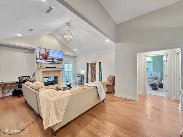 1740 Independence Boulevard, Flowood, MS 39232