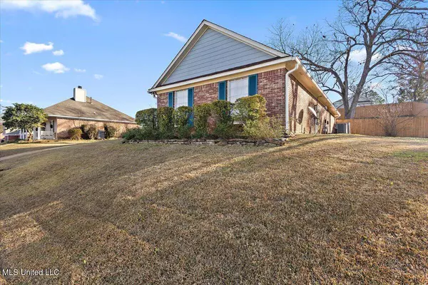 400 Winding Hills Drive, Clinton, MS 39056