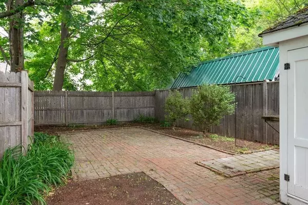 30 Oakland Street #2, Newburyport, MA 01950