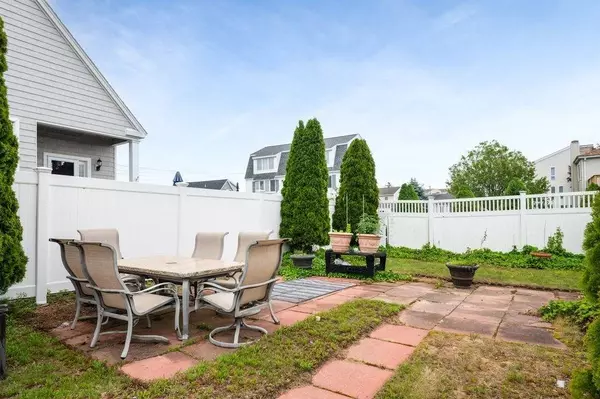 1 Carter Avenue, Salisbury, MA 01952