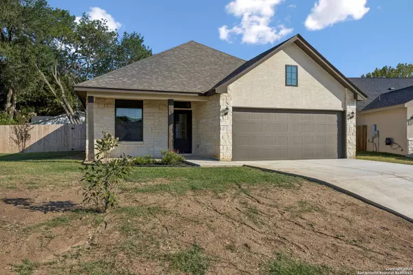 319 Club View E, Seguin, TX 78155