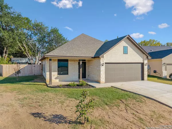 319 Club View E, Seguin, TX 78155