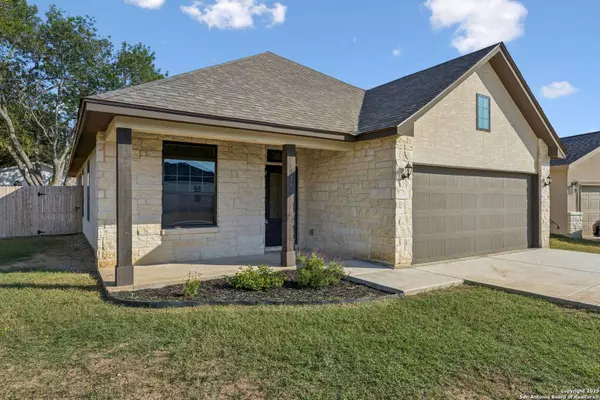 319 Club View E, Seguin, TX 78155