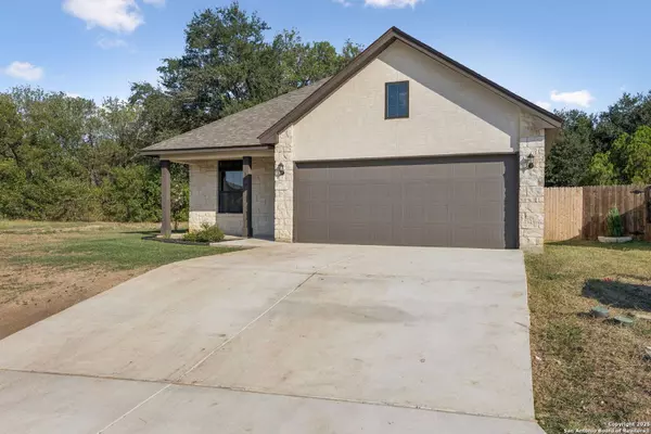 319 Club View E, Seguin, TX 78155
