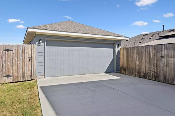 2939 Brand Iron DR, San Marcos, TX 78666