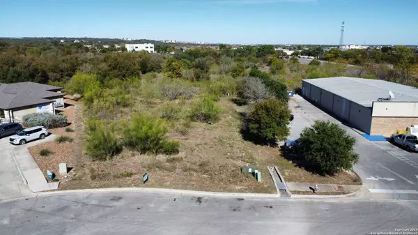 106 Willow Springs Dr, San Marcos, TX 78666