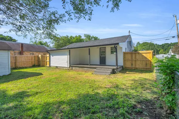 676 Rhea AVE, Spring City, TN 37381