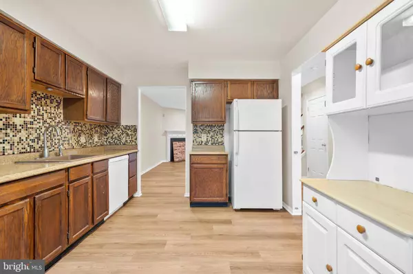 156 CROWN PRINCE DR, Marlton, NJ 08053