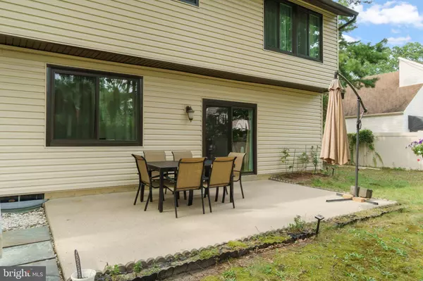 6 HARTLEY LN, Voorhees, NJ 08043