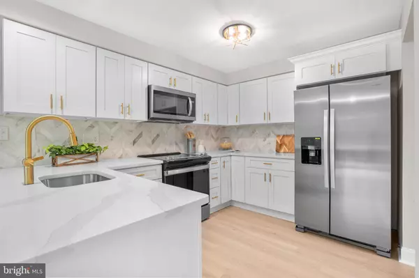 13 PROGRESS PL, Voorhees, NJ 08043