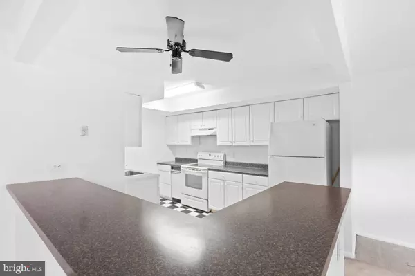 115 E KINGS HWY ##216, Maple Shade, NJ 08052