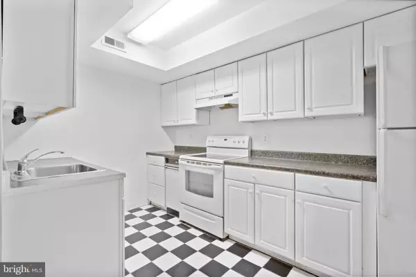 115 E KINGS HWY ##216, Maple Shade, NJ 08052