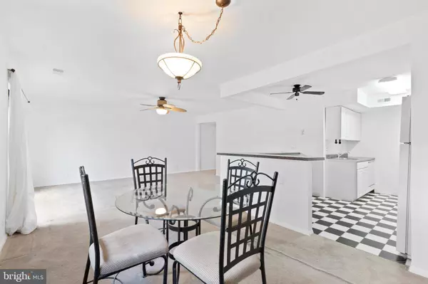 115 E KINGS HWY ##216, Maple Shade, NJ 08052