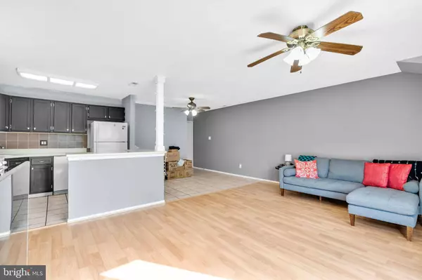 1404 WOODHOLLOW DR, Marlton, NJ 08053