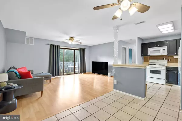 1404 WOODHOLLOW DR, Marlton, NJ 08053