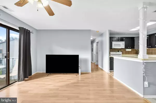 1404 WOODHOLLOW DR, Marlton, NJ 08053